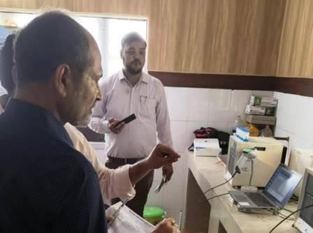मुख्य विकास अधिकारी ने जिला क्षय रोग केन्द्र का औचक निरीक्षण किया, अनुपस्थित कार्मिकों का वेतन रोका