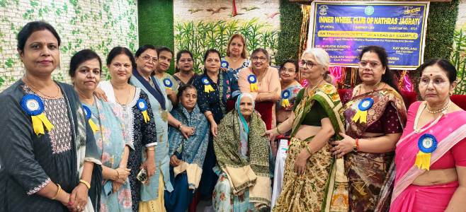इनरव्हील क्लब हाथरस जागृति ने दो अति निर्धन महिलाओं को राहत सामग्री दी