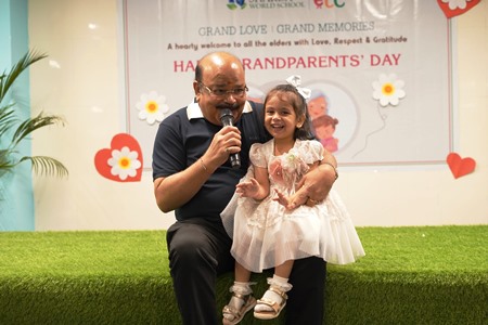 शारदा वर्ल्ड स्कूल अर्ली लर्निंग सेंटर (ELC) में ग्रैंडपेरेंट्स-डे का भव्य आयोजन हुआ