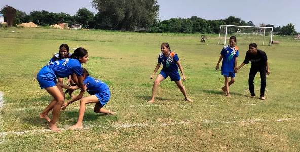 हाथरस में सब-जूनियर बालिका कबड्डी और फुटबॉल ट्रायल सम्पन्न, खिलाड़ी चयनित