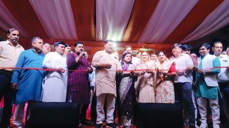 श्री दाऊजी मेले में गजल गायक कमल खाँ ने शानदार प्रस्तुति दी