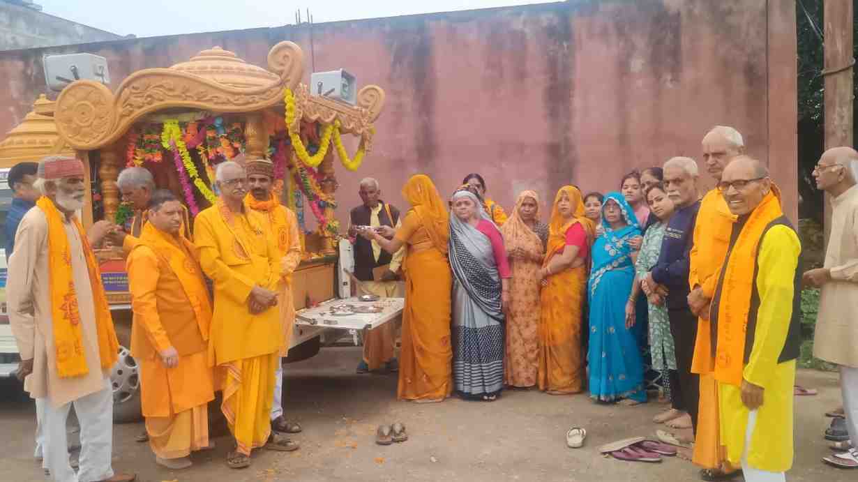 हसायन : हरिद्वार से आई अखंड दीप ज्योति कलश रथयात्रा 