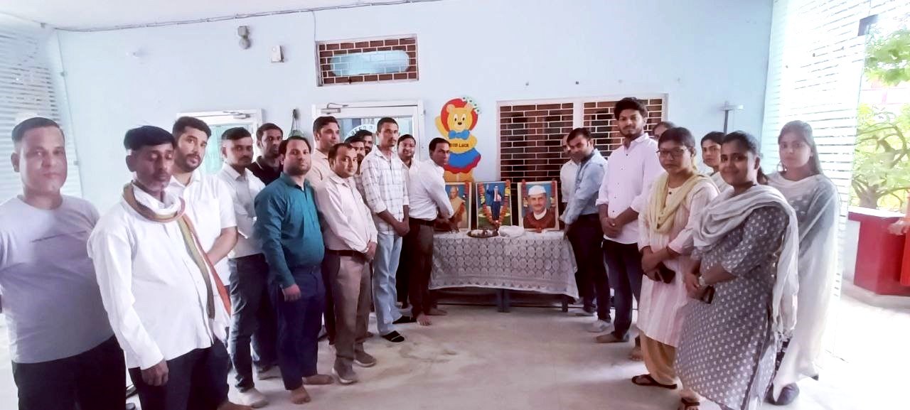 ब्राइट कैरियर पब्लिक स्कूल में गांधी-शास्त्री जयंती धूमधाम से मनाई