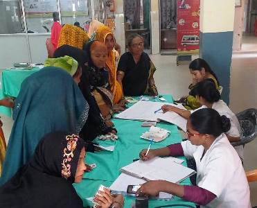 हसायन में हाई रिस्क प्रेग्नेंसी दिवस पर स्वास्थ्य शिविर का आयोजन, 21 गर्भवती महिलाओं की जांच