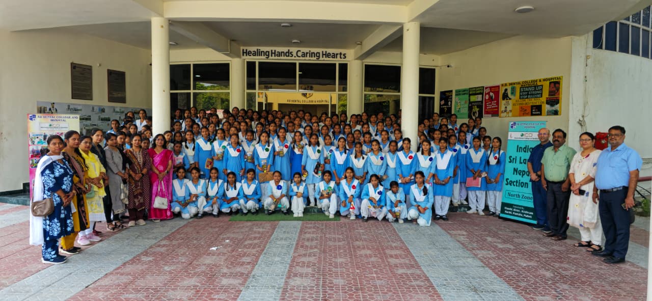 शैक्षिक भ्रमण में छात्राओं को दी दंत चिकित्सा क्षेत्र की जानकारी, टूंडला की बेटियों ने राजीव एकेडमी फार फार्मेसी की प्रयोगशालाओं को देखा, के.डी. डेंटल कॉलेज एण्ड हॉस्पिटल ने बेटियों की मेजबानी पर खुशी जताई