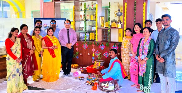 दून पब्लिक स्कूल में दीपावली एवं धनतेरस का पर्व हर्षोल्लास के साथ मनाया, नन्हे-मुन्ने विद्यार्थियों ने रामायण के माध्यम से दिया ‘अंधकार पर प्रकाश’ का संदेश