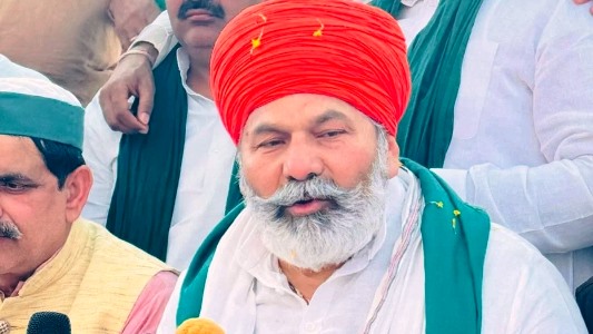 हाथरस में फर्जी मुठभेड़ मामले को लेकर गरमाई सियासत, राकेश टिकैत ने घायल युवक से मुलाकात की, पुलिस कार्रवाई पर उठाए सवाल