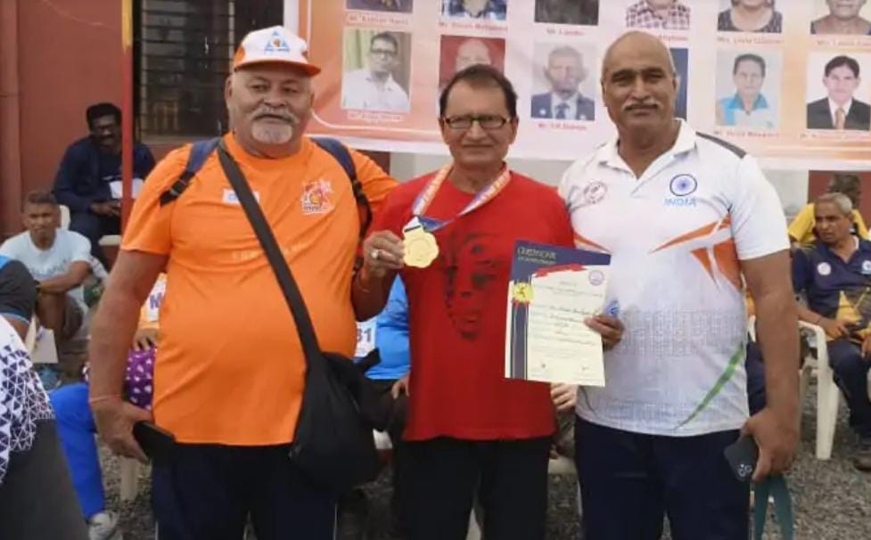 एथलेटिक्स प्रतियोगिता में बुजुर्ग ने 10 किलोमीटर दौड़ में स्वर्ण पदक हासिल किया