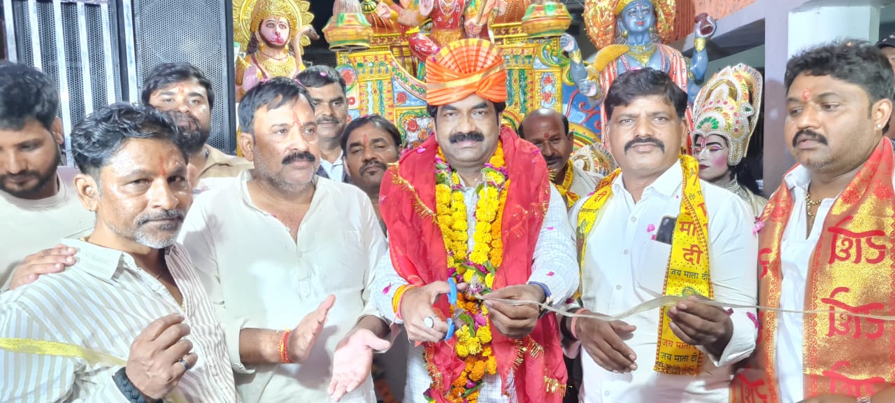 गाँव चमरुआ में हुआ माँ भगवती के विशाल देवी जागरण का आयोजन, ब्लॉक प्रमुख ने पूजा-अर्चना की