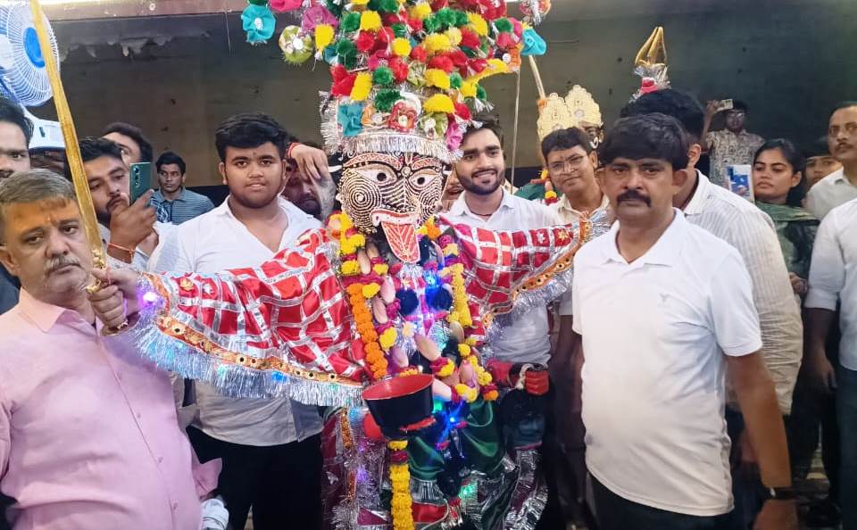 हाथरस में धूमधाम से निकली माँ काली की झांकी