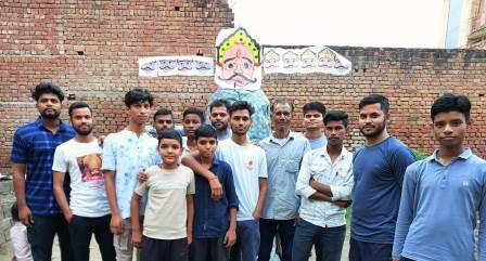 सिकंदराराऊ में विजयदशमी पर हुआ रावण का दहन, जय श्री राम के नारे गूंजे