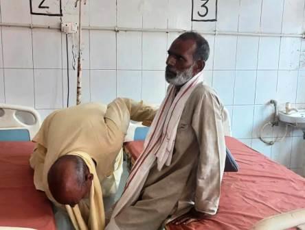 सादाबाद : सड़क दुर्घटना में वृद्ध हुआ घायल, हाइवे पर नगला झुन्ना के निकट कैंटर ने टैंपो को मारी टक्कर