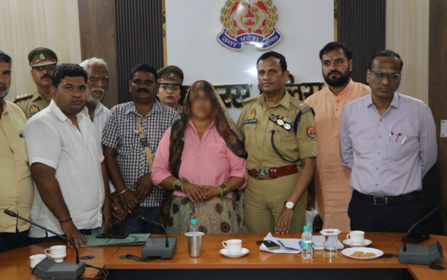 लापरवाही बरतने पर उपनिरीक्षक ममता सिंह और एंटी थेफ्ट टीम के प्रभारी मुकेश कुमार निलंबित, फर्जी पुलिस मुठभेड़ मामले में एसपी ने कार्यवाही की, थाना हाथरस गेट के प्रभारी को जांच सौंपी