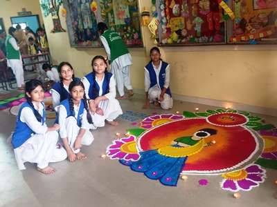 आरबीएस पब्लिक स्कूल में दीपावली का उत्सव धूमधाम से मनाया