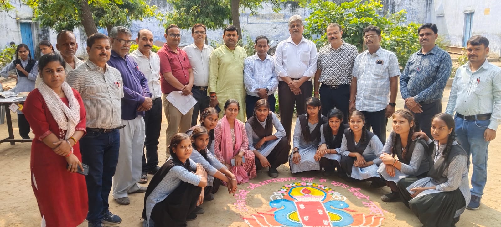 विद्यापीठ इंटर कॉलेज में दीपोत्सव का भव्य आयोजन, रंगोली और दीपों से सजाया कॉलेज परिसर