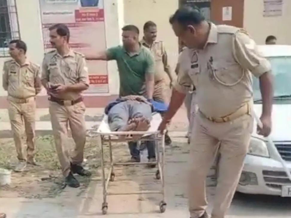 सादाबाद : जलेसर रोड पर दर्दनाक हादसा, 60 फीट ऊंचे ओवरब्रिज से बाइक सवार दो युवक गिरे, एक की मौत और दूसरे की हालत गंभीर, परिवार में मचा कोहराम