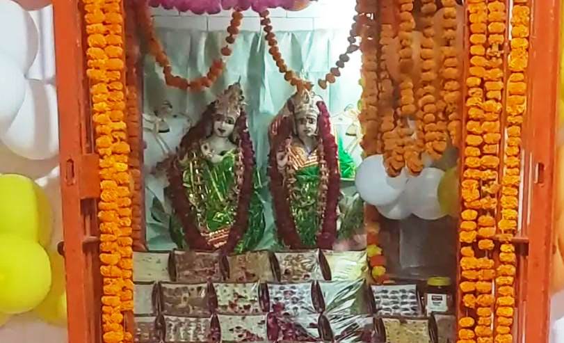 सादाबाद : राधाकृष्ण मंदिर पर लगाए छप्पन भोज, गोवर्धन पूजा के मौके पर हुआ आयोजन, दर्शन को उमड़े भक्त