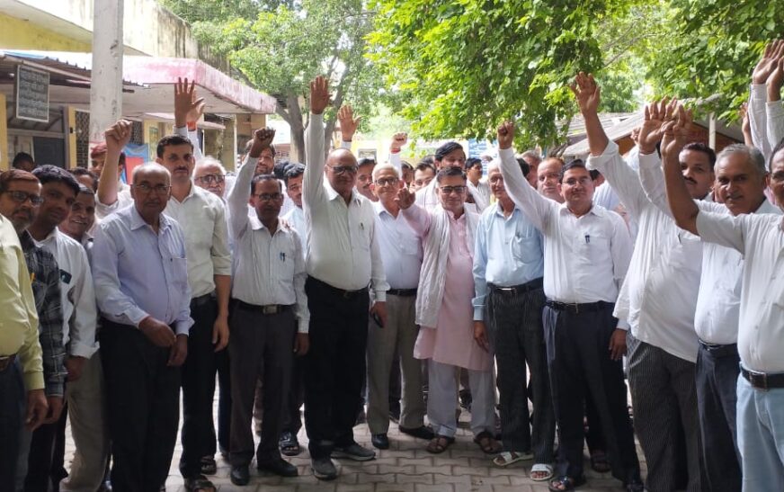 एसडीएम कोर्ट से लेकर रजिस्ट्री ऑफिस तक ठप रहेगा काम, न्यायालय परिसर की अनियमितताओं पर उठी आवाज़