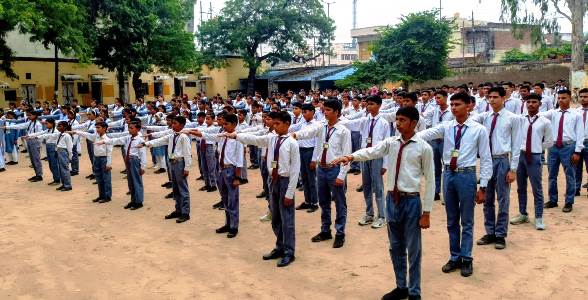 नुक्कड़ नाटक से बताया स्वच्छता का महत्व, स्वच्छता अभियान के अंतर्गत सादाबाद इंटर कॉलेज में नुक्कड़ नाटक का आयोजन