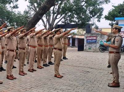 सादाबाद : लोहपुरुष सरदार वल्लभभाई पटेल की जयंती पर देश की एकता के लिए दौड़े पुलिस और प्रशासनिक अफसर