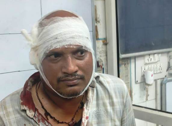 हाथरस में व्यापारी की फैक्ट्री पर चाक़ू से हमला, दो लाख रूपये की चौथ मांगने का आरोप