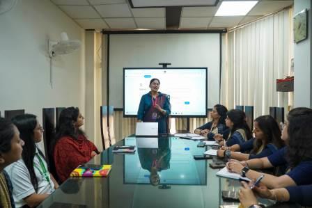 शारदा वर्ल्ड स्कूल अर्ली लर्निंग सेंटर में शिक्षकों के उन्नयन हेतु कार्यशाला का आयोजन