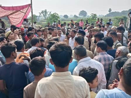 मिठाई खाने से हुई फूड प्वाइजनिंग, खाद्य विभाग ने मिठाई का सैम्पल परीक्षण के लिए भेजा, अबतक एक महिला की मौत, डेढ़ दर्जन लोगों का अस्पताल में चल रहा उपचार
