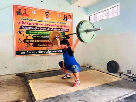 जिला स्तरीय जूनियर बालक भारोत्तोलन प्रतियोगिता सम्पन्न, फुटबाल प्रतियोगिता में खेलो इण्डिया फुटबाल सेन्टर ने 6-0 से विजय प्राप्त की