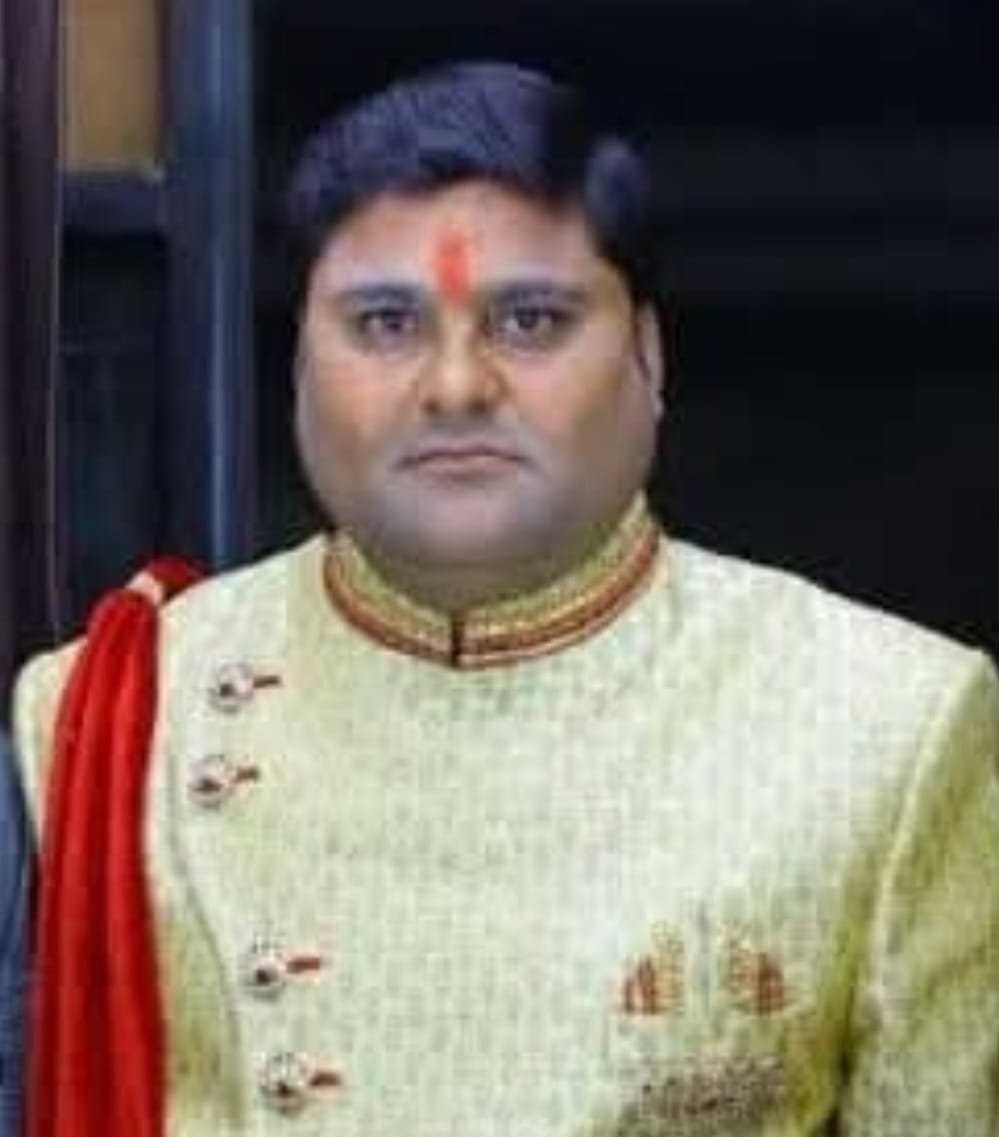 सासनी : अज्ञात वाहन की टक्कर से बाइक सवार की मौत, परिवार में मचा कोहराम