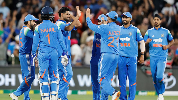भारत ने ऑस्ट्रेलिया में वनडे सीरीज गंवाई, ऑस्ट्रेलिया ने भारत को दो विकेट से हराया
