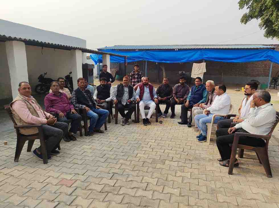 हसायन : इत्र व्यापारियों ने प्रदूषण नियंत्रण विभाग के कर्मचारियों पर एनओसी लेने के लिए बाध्य कर शोषण किए जाने के आरोप