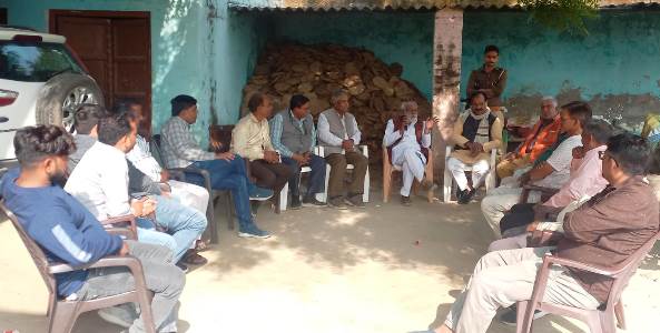 इत्र कारोबारियों की बढ़ी मुश्किलें, एनओसी के दबाव से उद्योग बंद होने की कगार पर, व्यापारी बोले – प्रदूषण विभाग से हो रही परेशानी, पूर्व विधायक ने समाधान का आश्वासन दिया