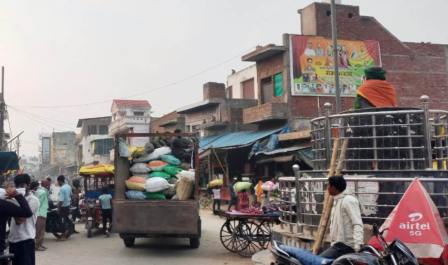 मूर्ति की सीढ़ियों पर मिले 10 कारतूस, पुलिस 48 घंटों में भी नहीं लगा पाई सुराग, रातभर पुलिस-होमगार्ड रहते हैं तैनात, सीसीटीवी बंद होने से बढ़ा खतरा