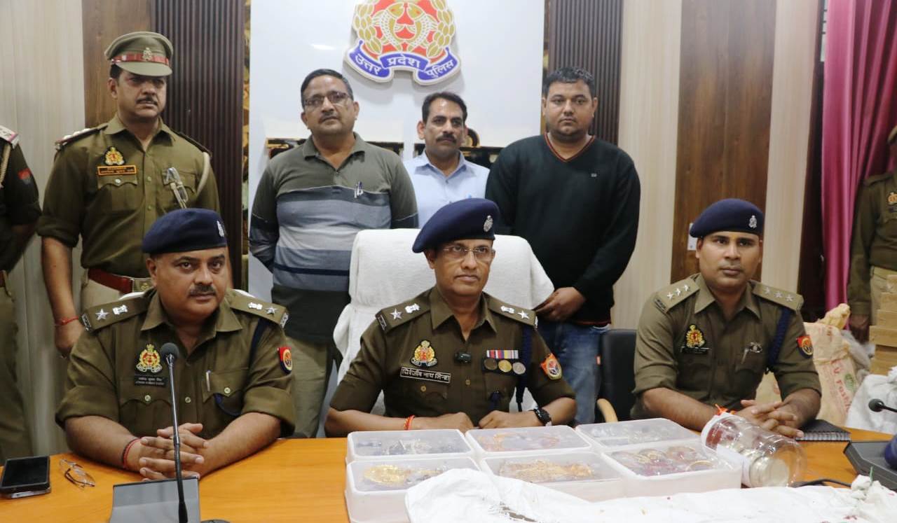 ननद-भाभी के मनमुटाव ने रच दिया चोरी का पूरा ड्रामा, महिला ने मायके में छुपाए थे आभूषण, पुलिस ने फर्जी चोरी का किया खुलासा, लाखों के सोने-चांदी के जेवर बरामद