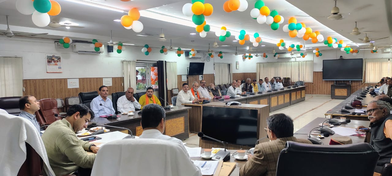 हाथरस में जिला सैनिक बंधु समिति की बैठक संपन्न, भूतपूर्व सैनिकों की समस्याओं के त्वरित निस्तारण पर जोर