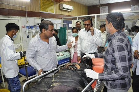 हाथरस में सड़क पर मौत का कोहराम! अलीगढ़ रोड पर रोडवेज बस और कैंटर की भिड़ंत में चार लोगों की मौत, चार लोगों की हालत गंभीर, कुल 21 लोग घायल