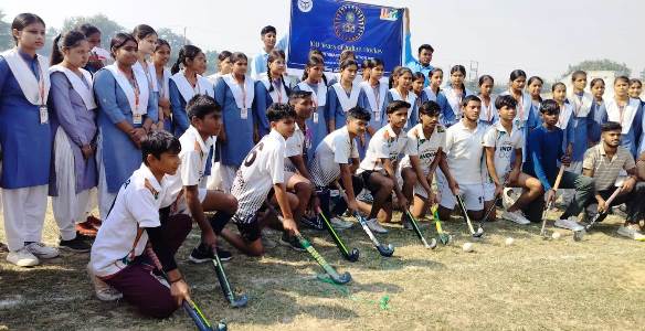 भारतीय हॉकी के 100 वर्ष पूरे होने पर हाथरस में हुआ हॉकी मैचों का आयोजन, के.एल. जैन इंटर कॉलेज की टीमों का रहा शानदार प्रदर्शन