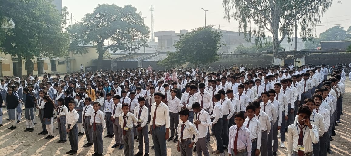 राष्ट्रगीत के लिए दिखा देशभक्ति का जज्बा, सादाबाद इंटर कॉलेज में वंदे मातरम के 150 वर्ष पूर्ण होने पर हुआ कार्यक्रम