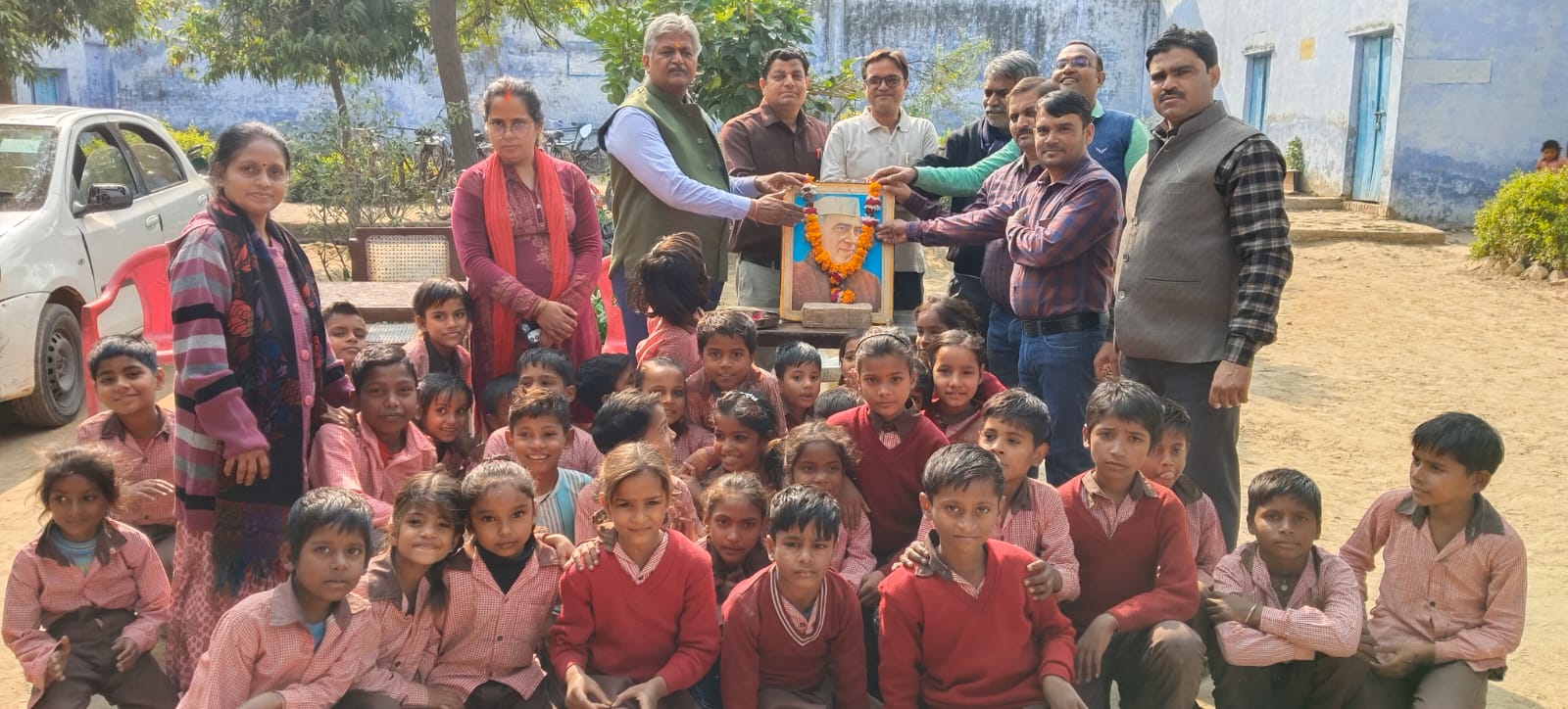 सासनी : विद्यापीठ इंटर कॉलेज में पंडित नेहरू की जयंती बाल दिवस के रूप में मनाई
