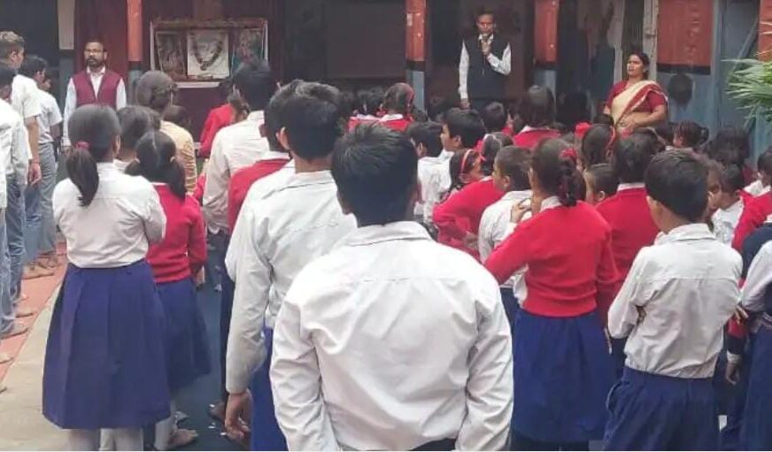 सादाबाद : शिशु मंदिर में मनाया बाल दिवस, देश के पहले प्रधानमंत्री को याद करते हुए बच्चों का मार्गदर्शन किया