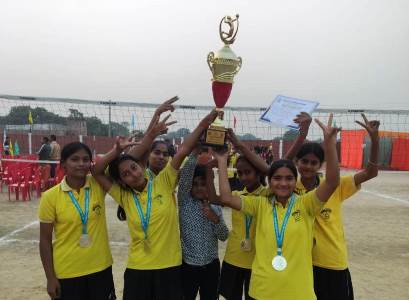 सिकंदराराऊ की छात्राओं ने वॉलीबॉल प्रतियोगिता में जीता रजत पदक