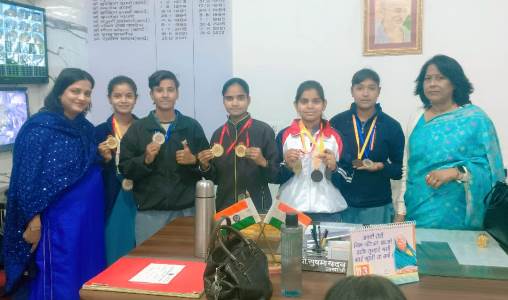 आरडी गर्ल्स कॉलेज की छात्राओं ने एथलेटिक्स टूर्नामेंट में मचाई धूम, स्वर्ण, रजत और कांस्य पदक जीतकर कॉलेज का नाम रोशन किया