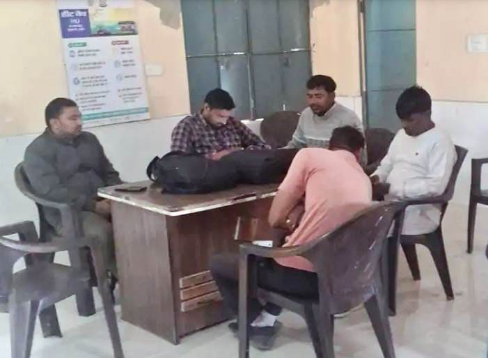 सादाबाद : फार्मर रजिस्ट्री के लिए लगाया कैंप, किसान सम्मान निधि योजना के लाभ के लिए जरूरी है ये पंजीकरण