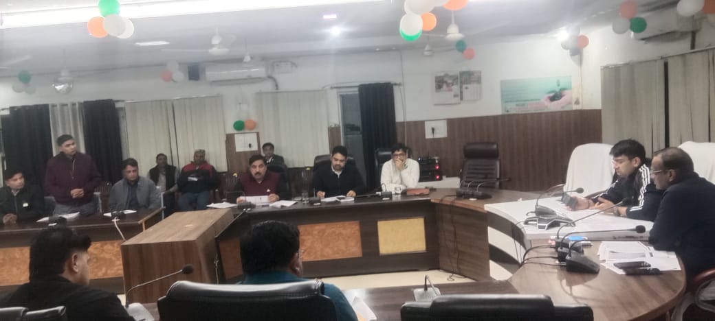 निर्वाचक नामावली पुनरीक्षण पर सख्त डीएम अतुल वत्स, बीएलओ की गतिविधियों पर होगी कड़ी निगरानी, समयबद्ध कार्य पूरा करने के निर्देश