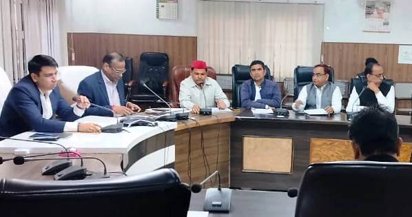 हाथरस में SIR अभियान को लेकर राजनीतिक दलों के साथ डीएम ने की समीक्षा बैठक, त्रुटिरहित मतदाता सूची तैयारी पर जोर, राजनीतिक दलों से सहयोग की अपील