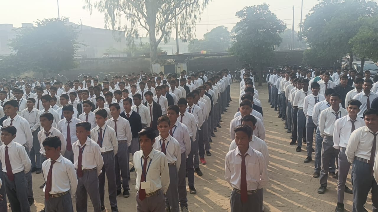 शिक्षार्थियों को समझाई एसआईआर की प्रक्रिया, सादाबाद इंटर कॉलेज में आयोजित कार्यक्रम में शिक्षकों ने दी जानकारी