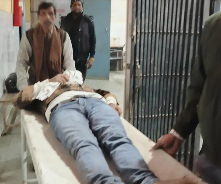 सादाबाद : लोडर की टक्कर से किसान घायल, राया तिराहे के निकट हुआ हादसा, सीएचसी में दिया गया उपचार