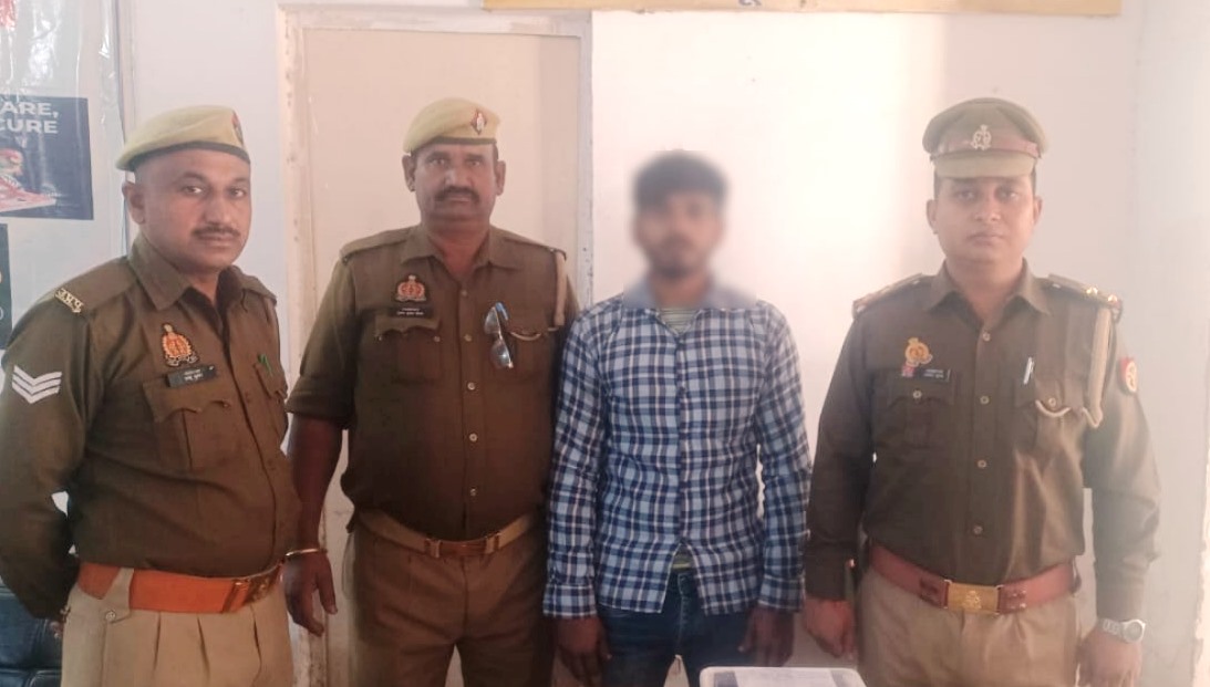 अवैध हथियार रखने वाला आरोपी पुलिस के हत्थे चढ़ा, आर्म्स एक्ट में मुकदमा दर्ज