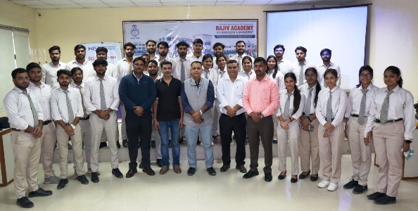 राजीव एकेडमी में वित्तीय साक्षरता पर हुई दो दिवसीय वर्कशॉप, एमबीए विद्यार्थियों को बताए निवेश और बचत के तौर-तरीके