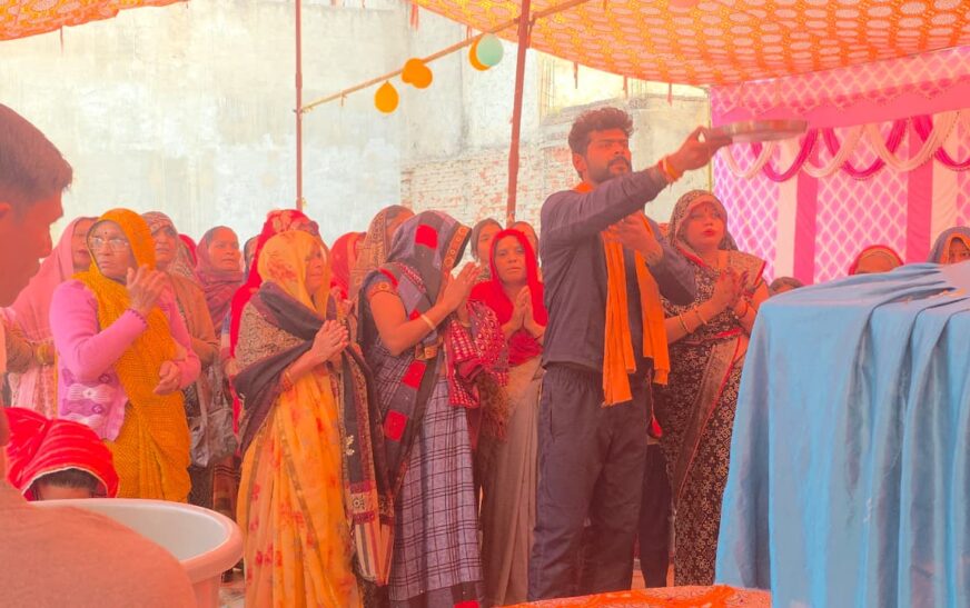 सासनी : श्री राम कथा के चौथे दिन हुआ भव्य वाचन